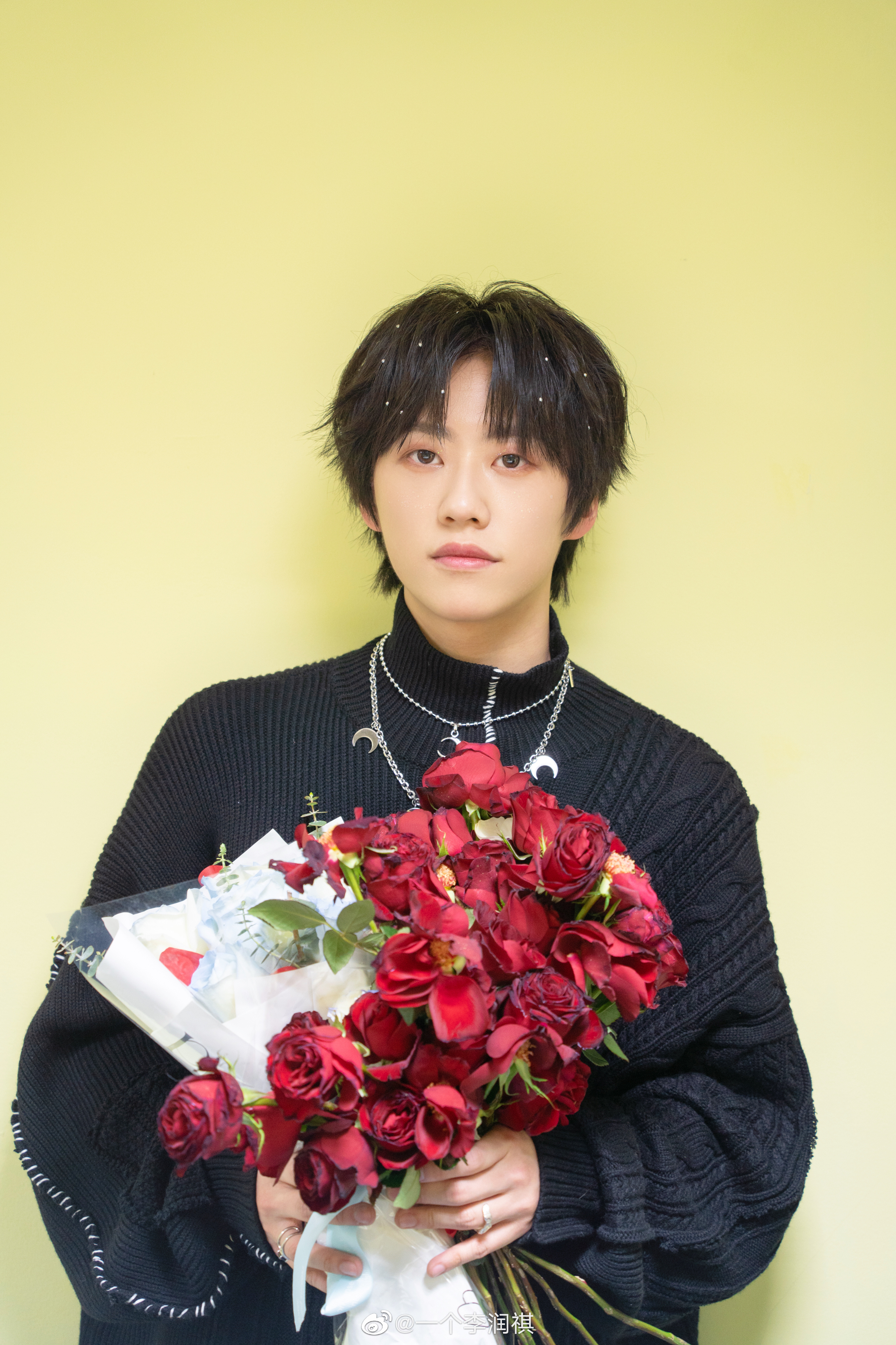 cmpp0eqd">李润祺,2001年10月31日出生于河南省郑州市,中国内地男歌手