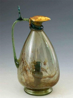 素面玻璃执壶（朝阳北塔出土）