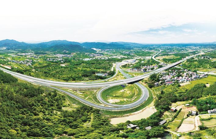 又称"武大高速",是中国湖北省境内连接武汉市黄陂区和孝感市大悟县的