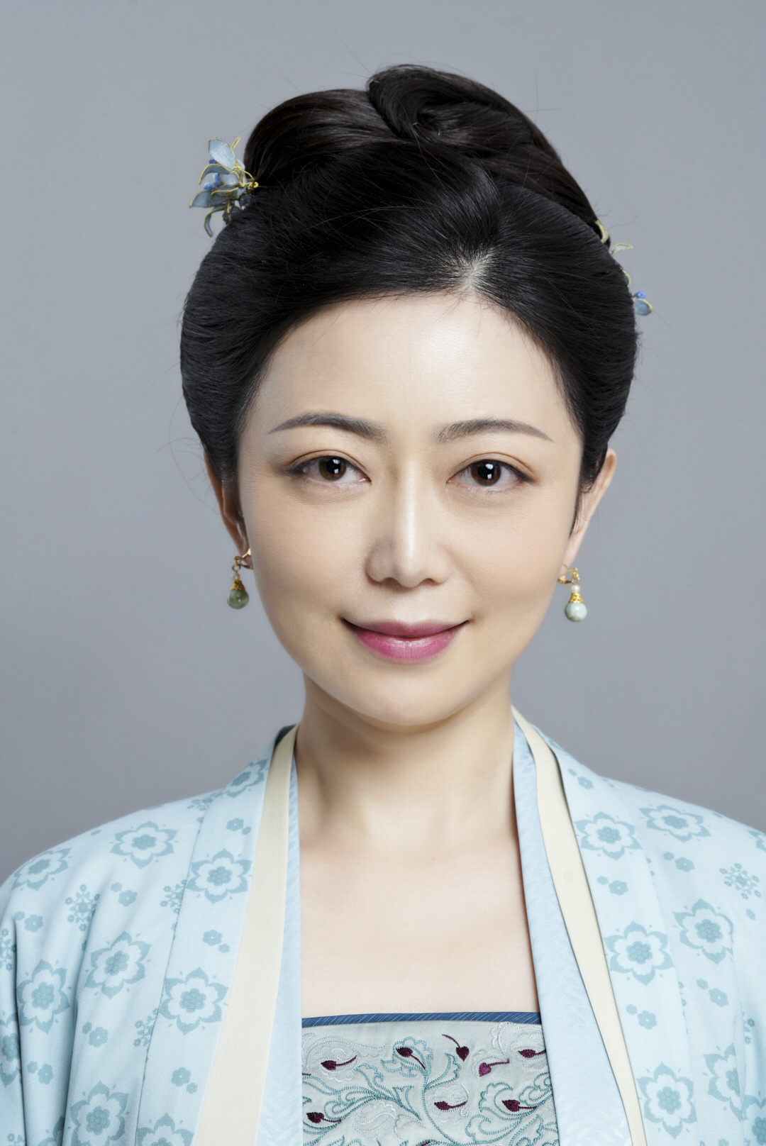  p data-id="gnfezxdzbf">端木艺晨,中国内地女演员; /p> p data-id="