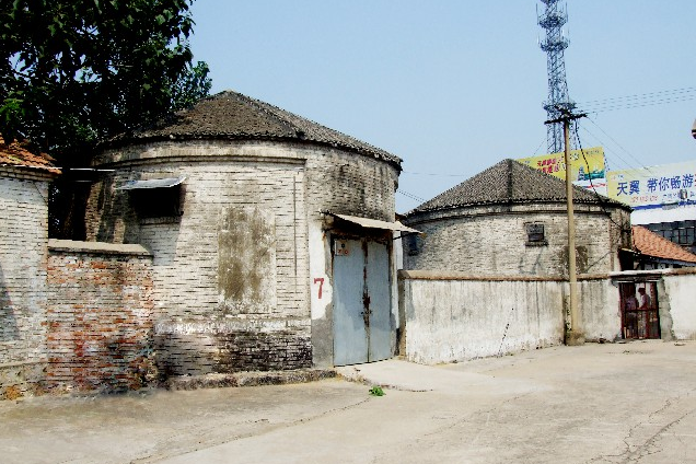 龙固粮管所旧址为当代所建,位于徐州市沛县龙固镇龙西村龙固粮管所