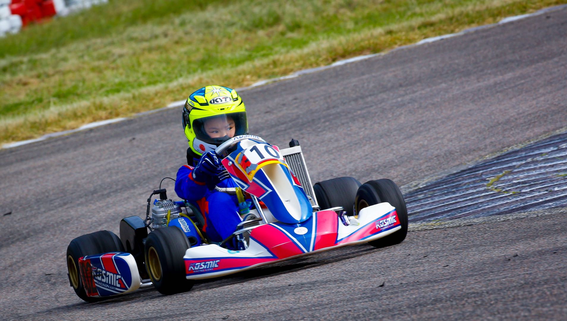 手,曾于2016年6月1日,参加在深圳香蜜湖赛车场举办的"首届儿童摩托车