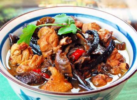 蘑菇炖鸡块