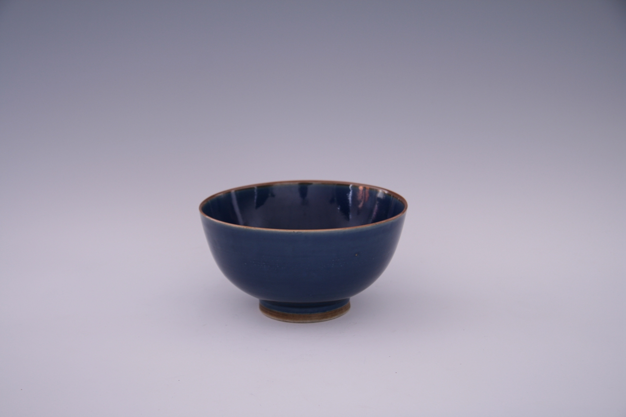明嘉靖蓝釉碗