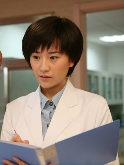 ">巩凡是电视剧《 a target="_blank" href="/item/感动生命/2001605"