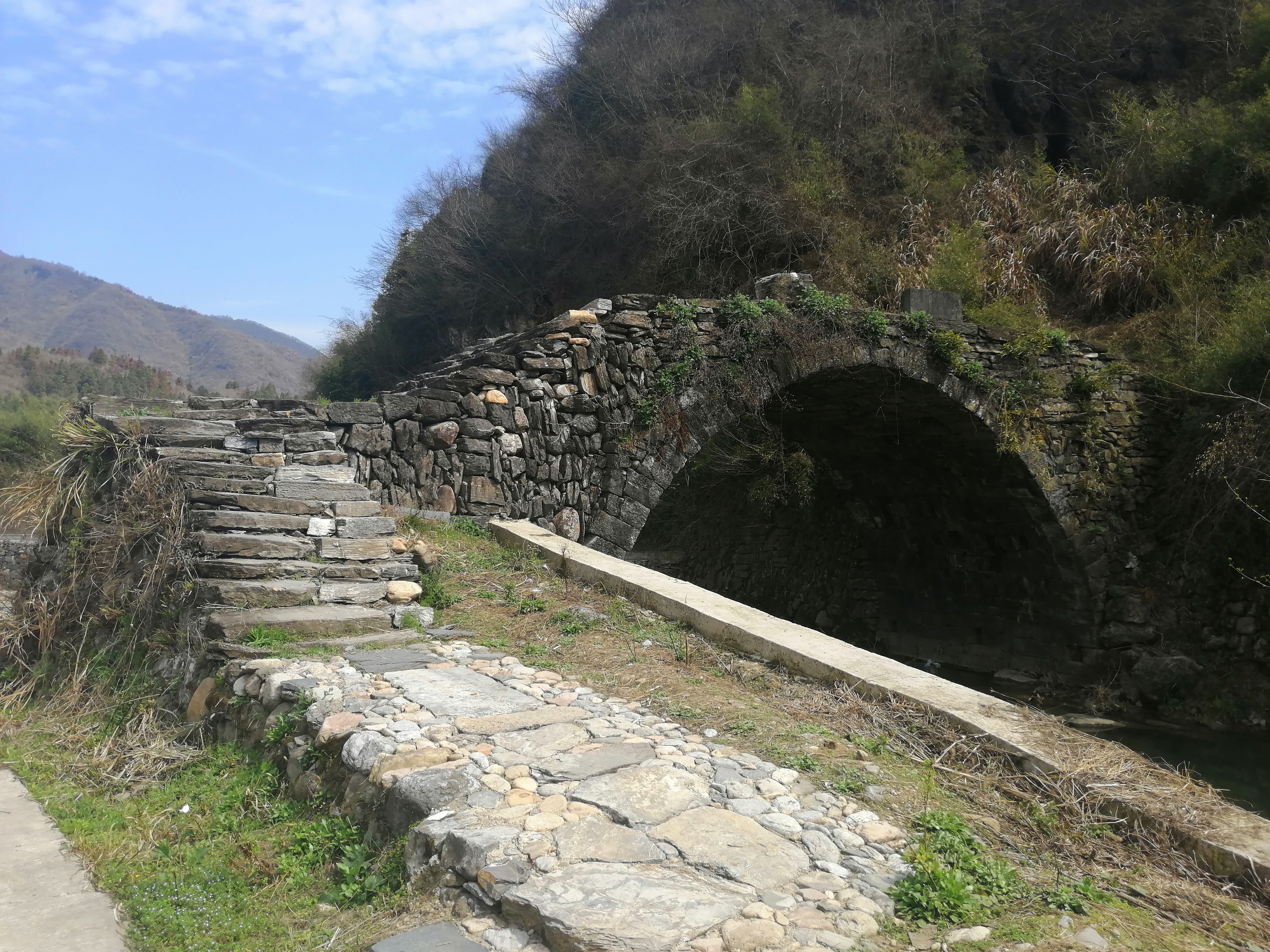  p>七都镇,隶属于安徽省池州市石台县,地处 a target="_blank" href="