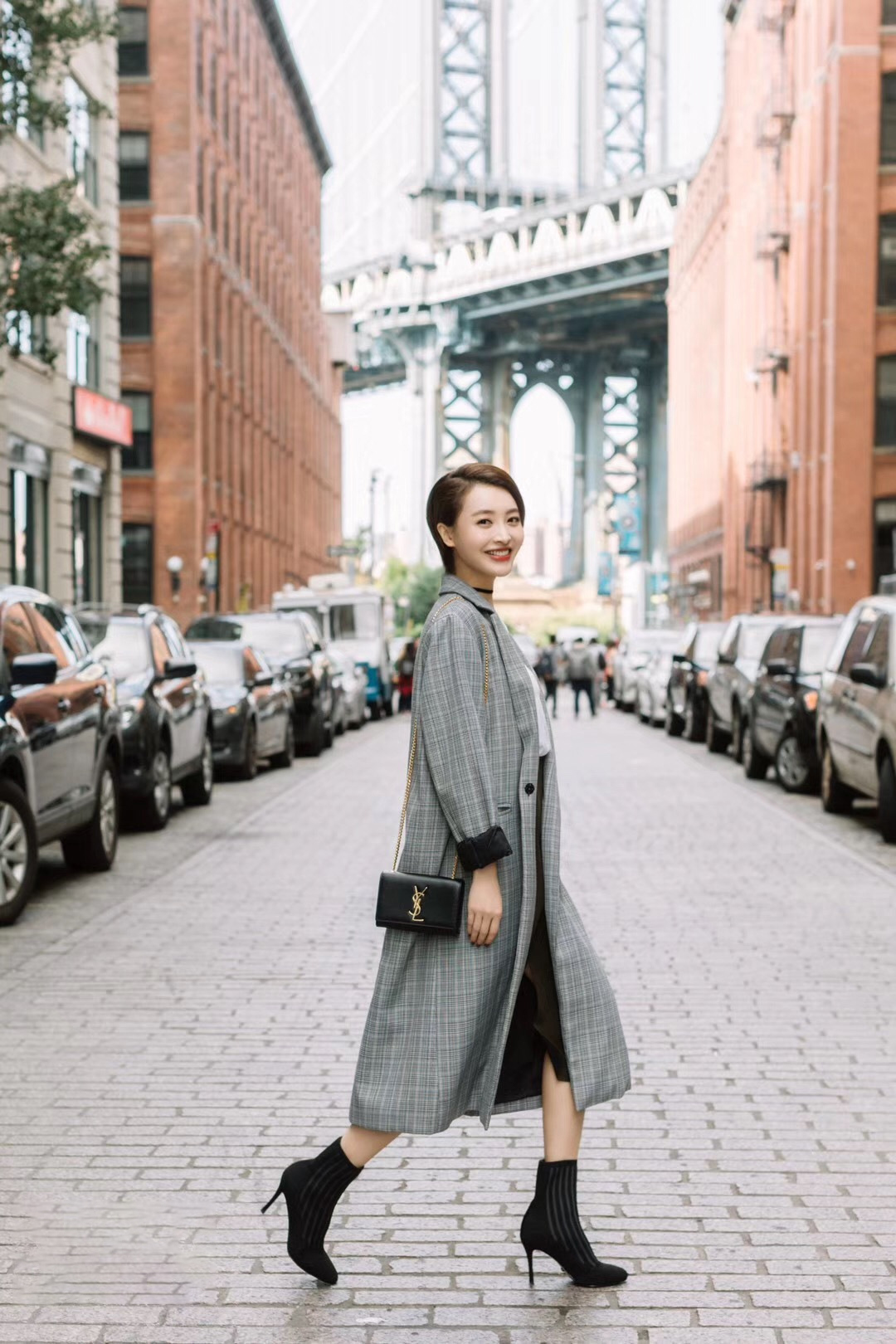  p>杨菲洋,原名杨洋,1989年6月8日出生于江西省赣州市章贡区,中国内地