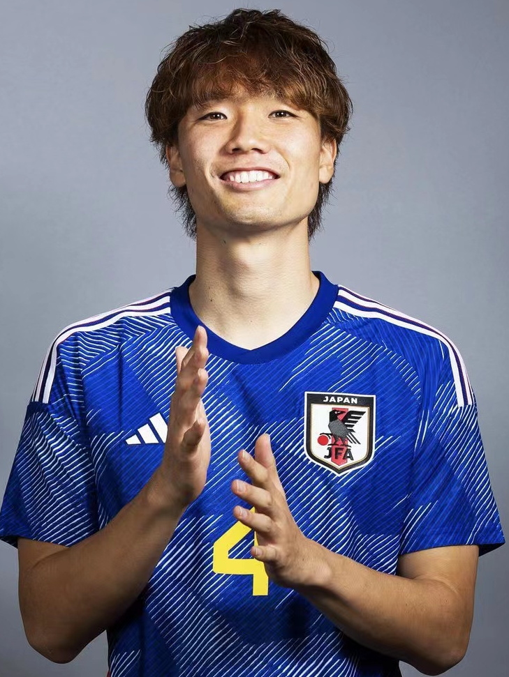 1997年1月27日出生于<a target="