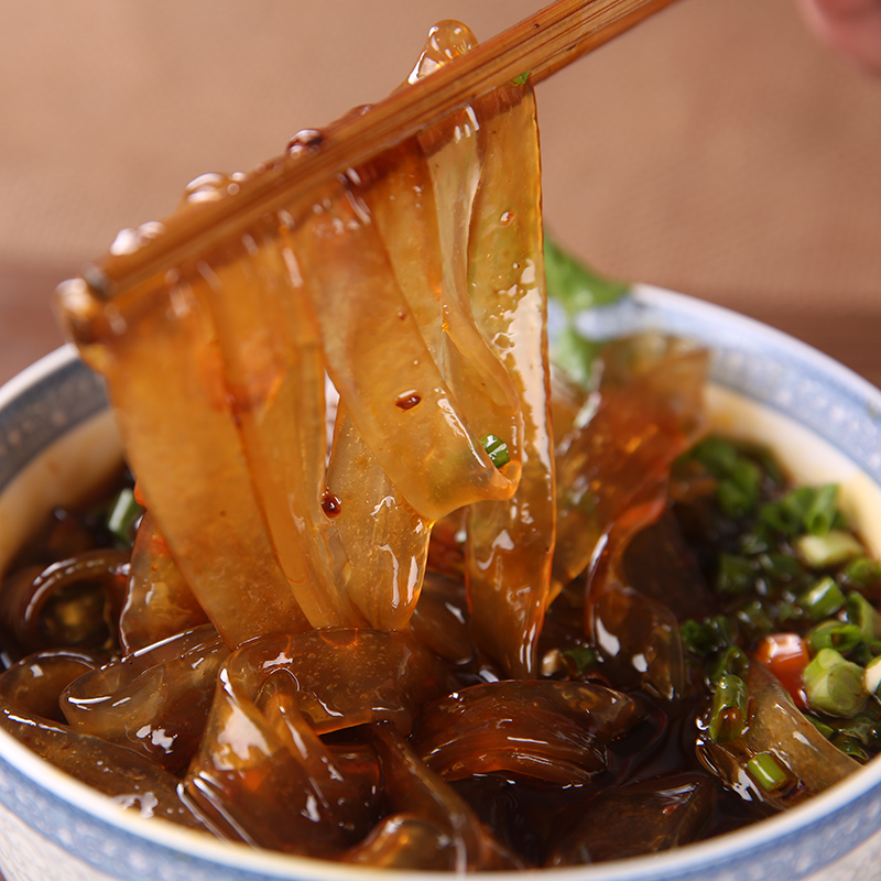  p>番薯粉—(红薯粉,地瓜粉) 在海南,还有一种用番薯粉制成的番薯粉条