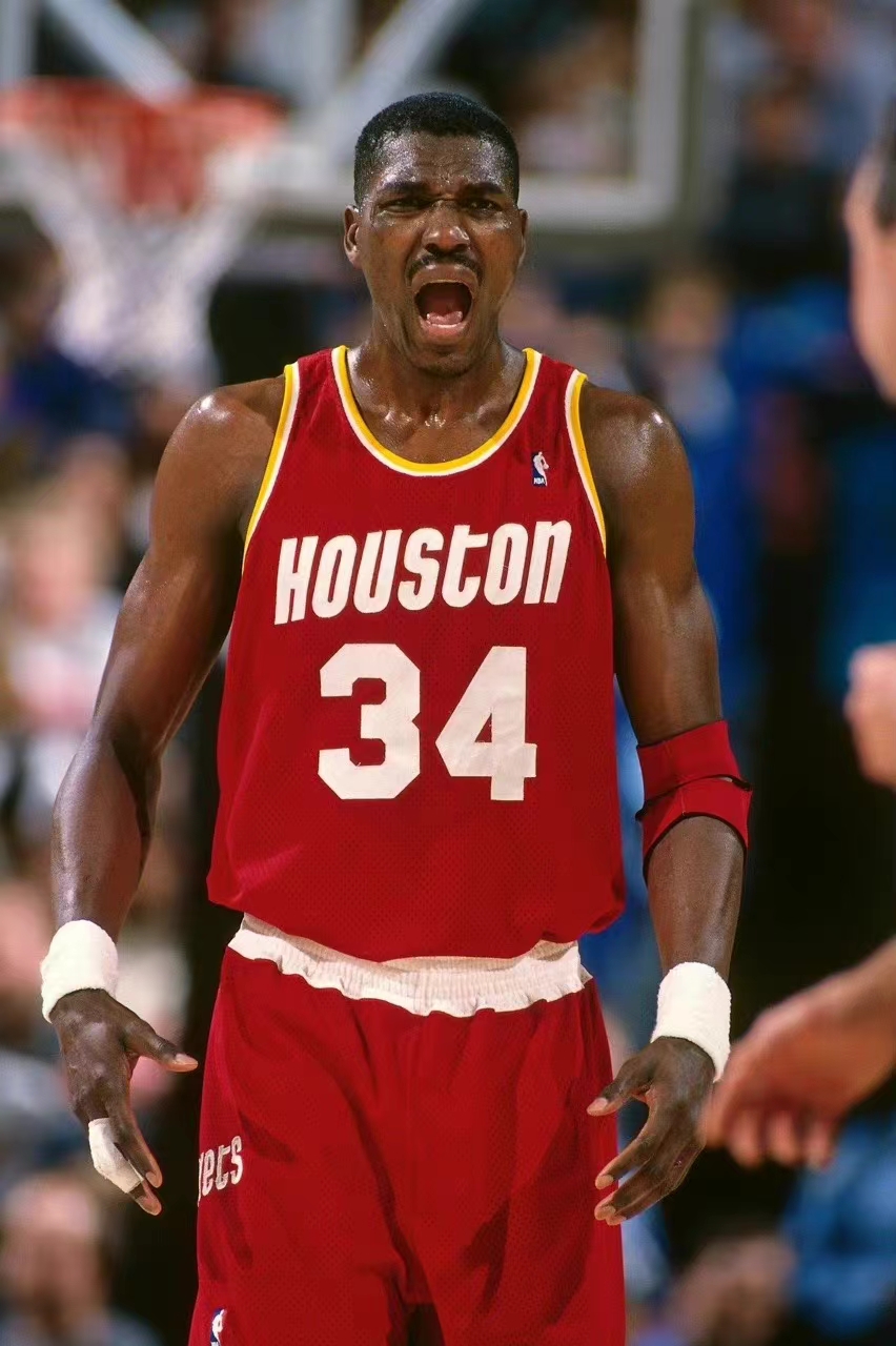  p>哈基姆·奥拉朱旺(hakeem olajuwon),1963年1月21日出生于尼日利亚