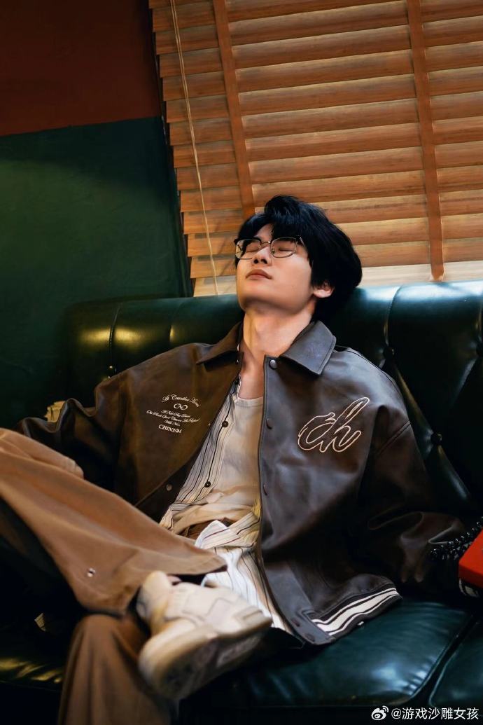 class="ref" data-ctrid="tfgmtblim7sq">钟鸿森(游戏id:33svan),2000