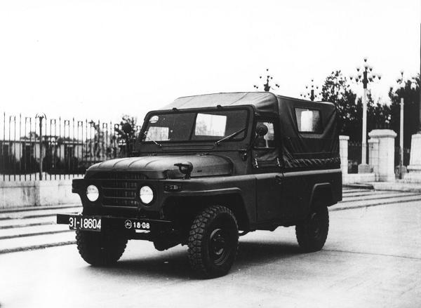 data-lemmaid="7460878">北京汽车制造厂有限公司 /a>授权212越野车