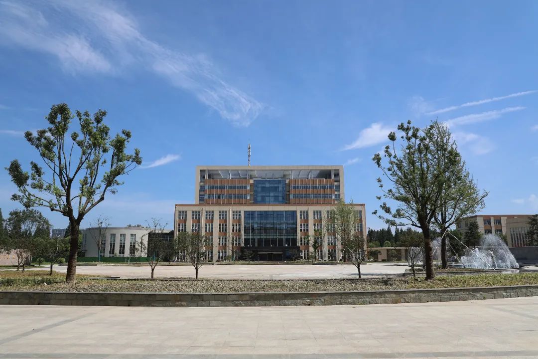  p data-id="tceogfldbueq">江苏省武进高级中学是常州市武进区教育局