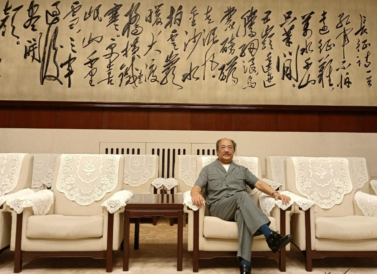 张振士