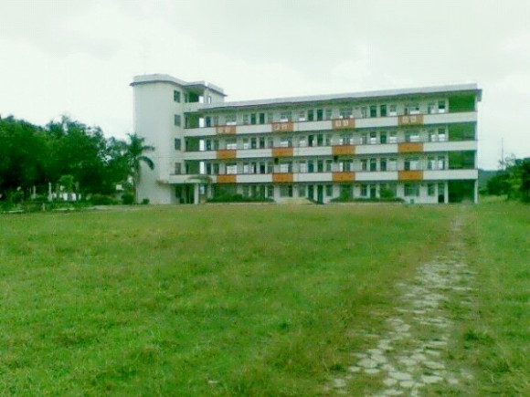 石埠初级中学