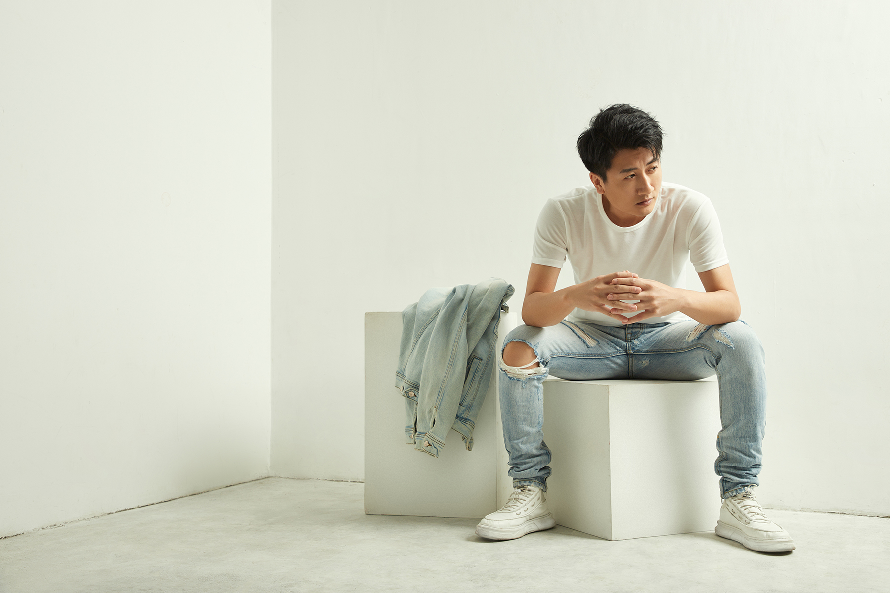  p>石天硕,1987年3月24日出生于黑龙江省黑河市北安市,中国内地影视男