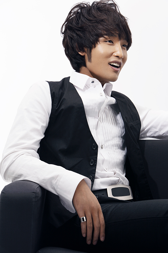  p>宇桐非,河南商丘人,中国内地男歌手,制作人,演员.