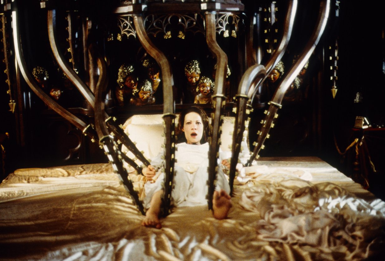  p>《鬼入侵》是由 a target="_blank" href="/item/简·德·邦特