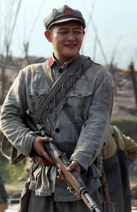  p>《十送红军》是为了纪念红军长征八十周年而制作的献礼剧,由北京