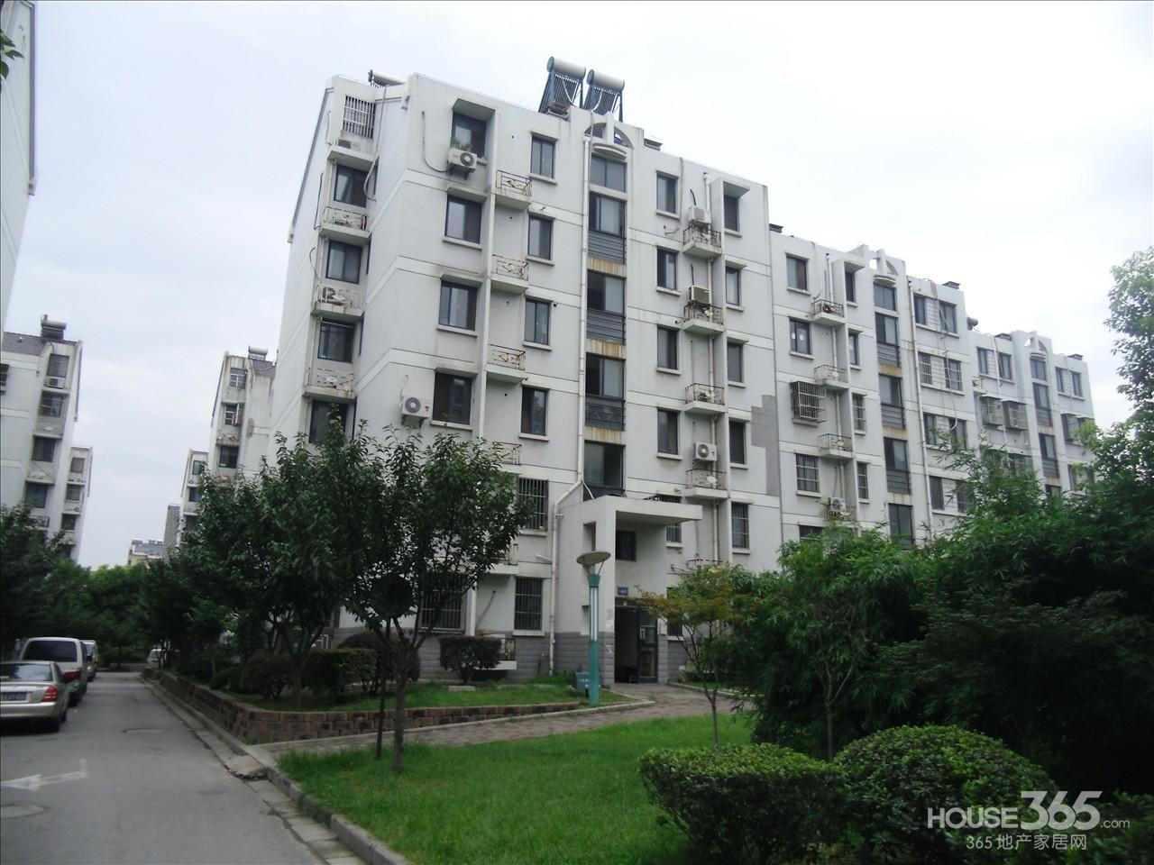  p data-id="gnwt1zv8w6">景明佳园位于雨花台区花神大道298号,由南京