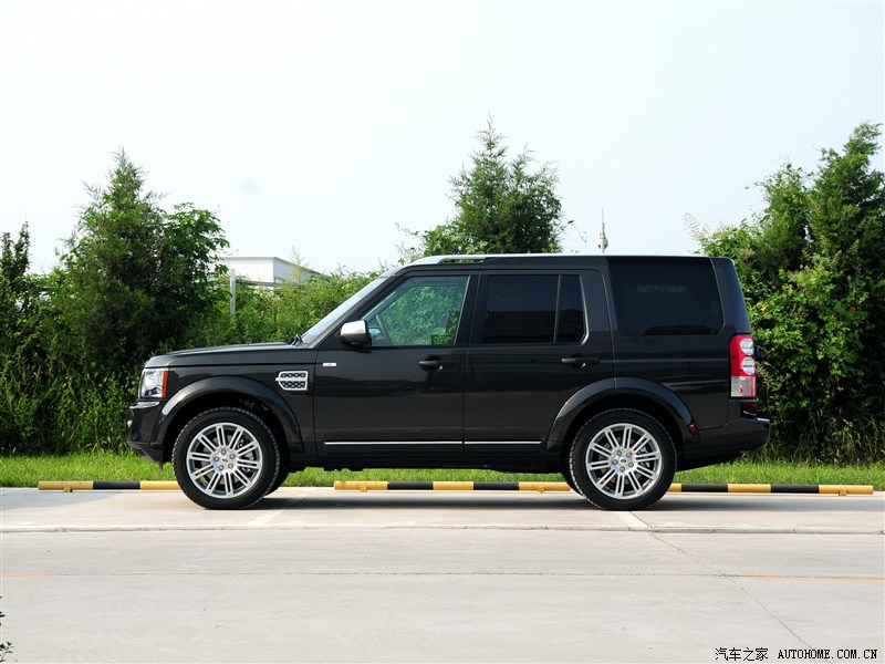  p>路虎第四代发现(discovery)是路虎公司开发的一款车型,其非承载式