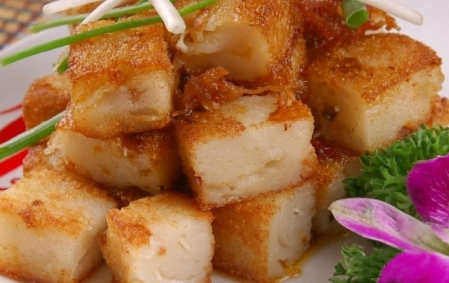  p>萝卜糕是中式传统的糕点,在福建,广东等地区的传统特色糕点.