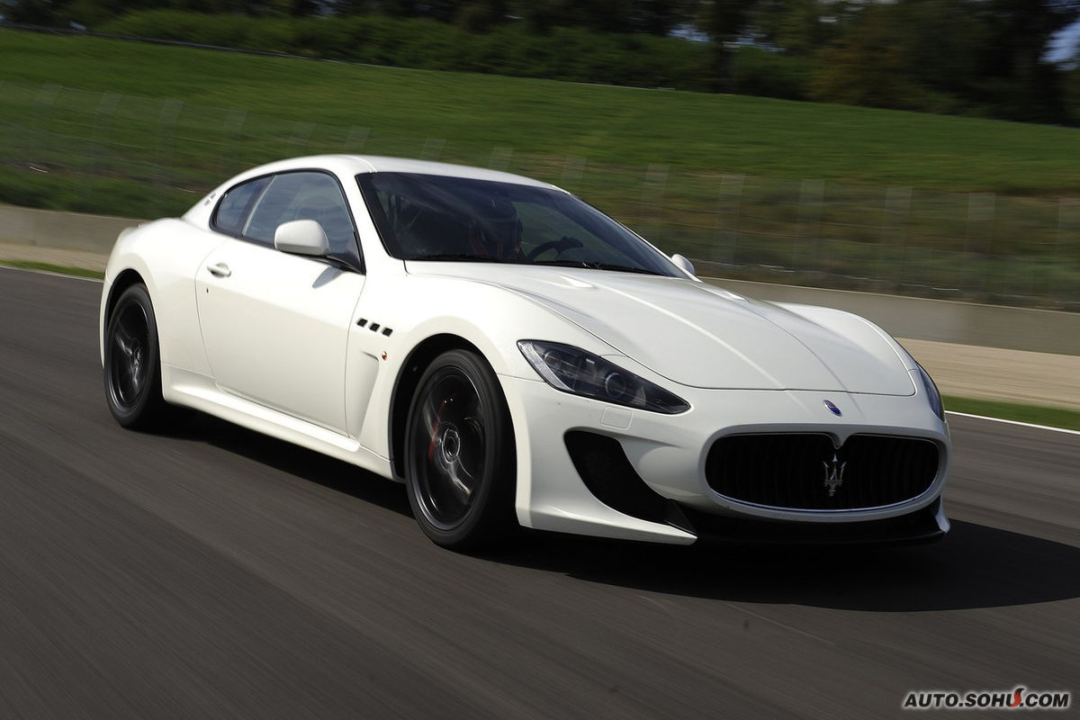 全称"玛莎拉蒂gran turismo",是一款适合长距离高速行驶的豪华轿跑车