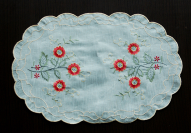  p>献县补花是河北省小有名气的传统手工艺品.