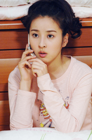  p>韩惠珍(         ),1981年10月27日生于韩国首尔,演员.