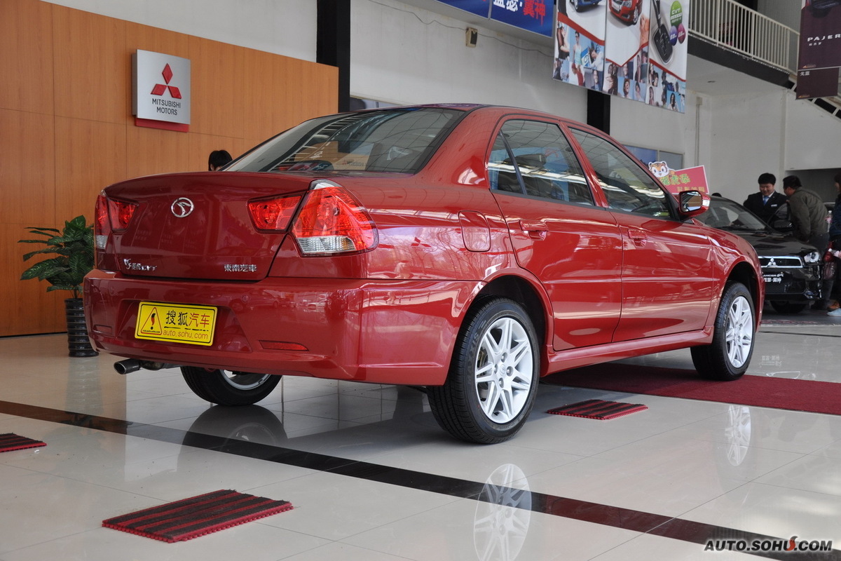  p>v3菱悦是 a target="_blank" href="/item/东南汽车/2830747" data