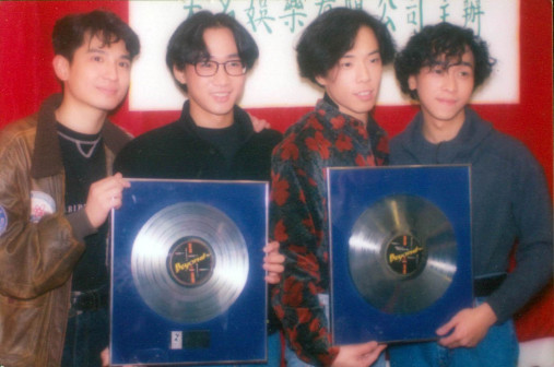 《真的见证》白金唱片