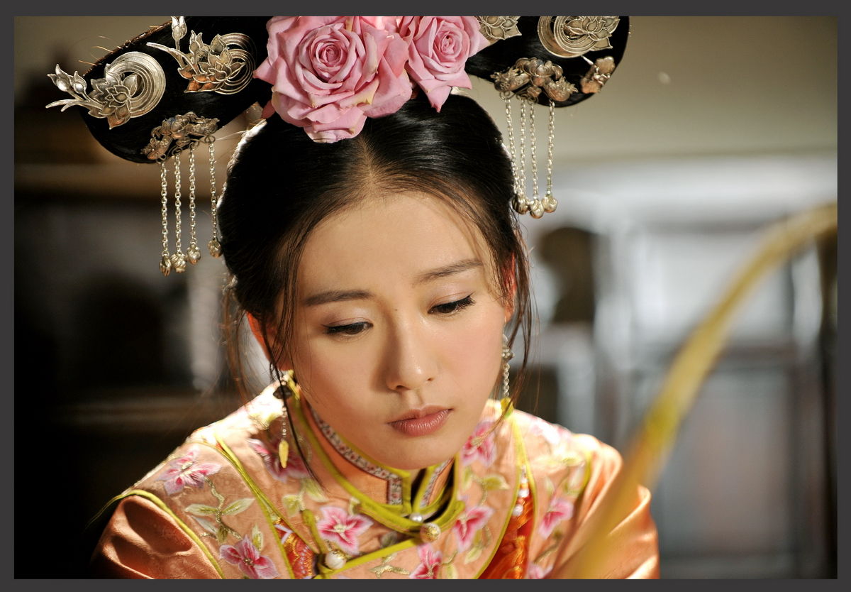  p>《步步惊心》改编自 a target="_blank" href="/item/桐华/1184197