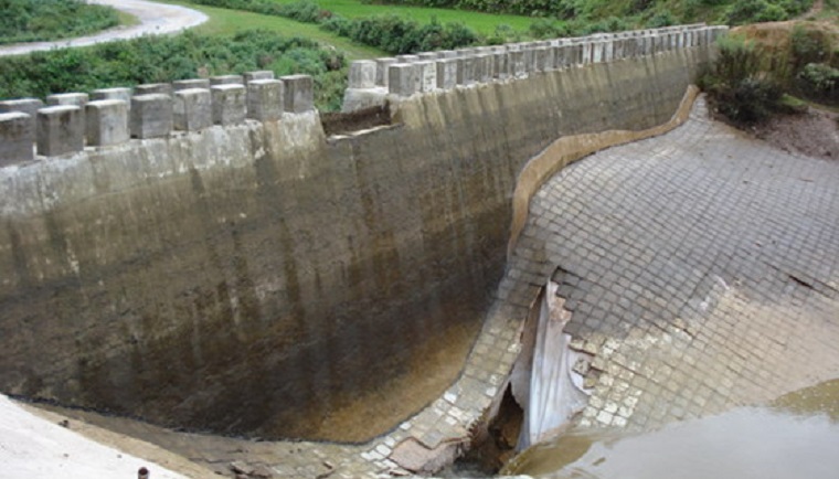  p>渗透变形(filtration erosion)是土体在一定水力坡降渗流作用下