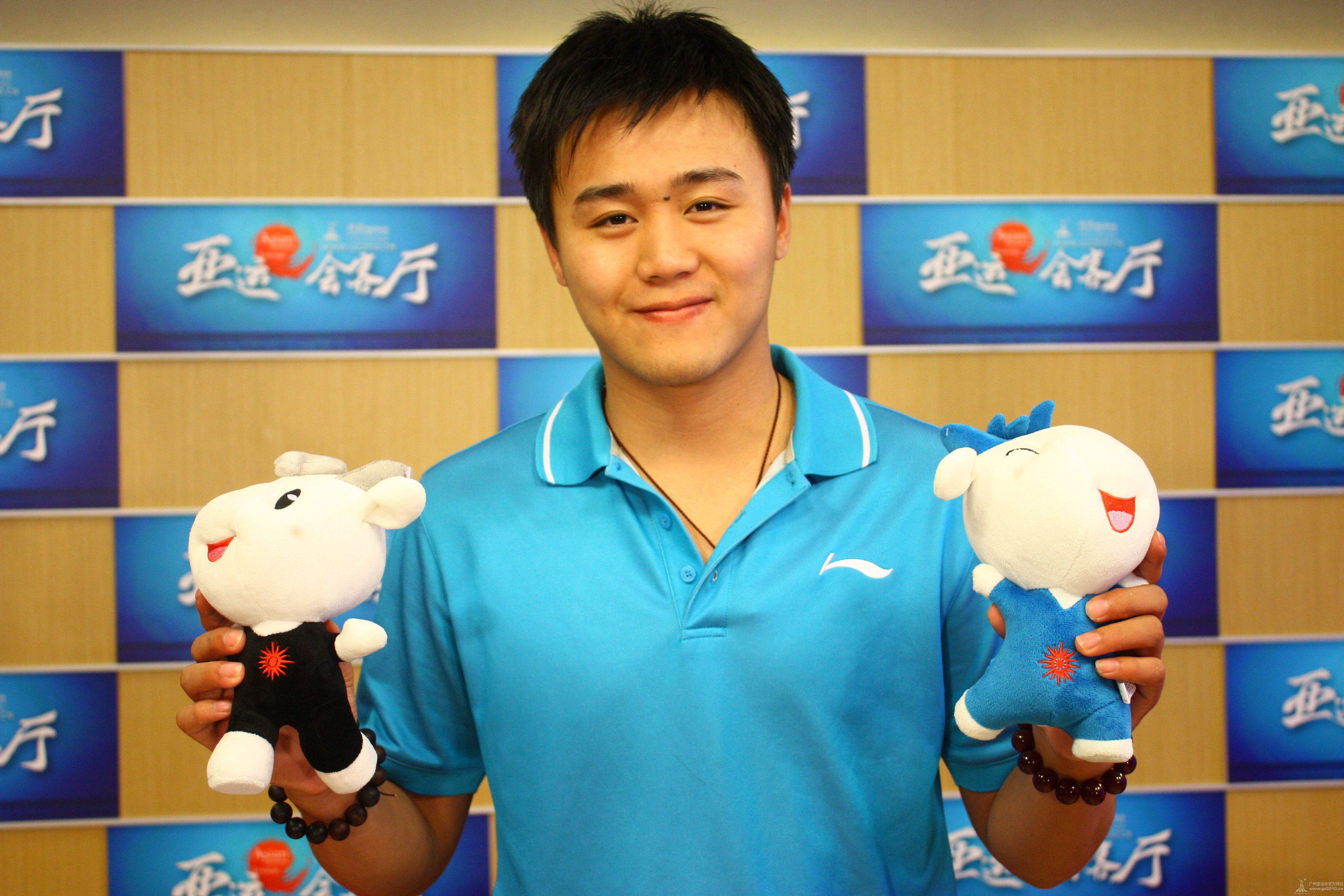 ">胡佳,1983年1月10日出生于湖北省武汉市,前中国跳水运动员,世界冠军