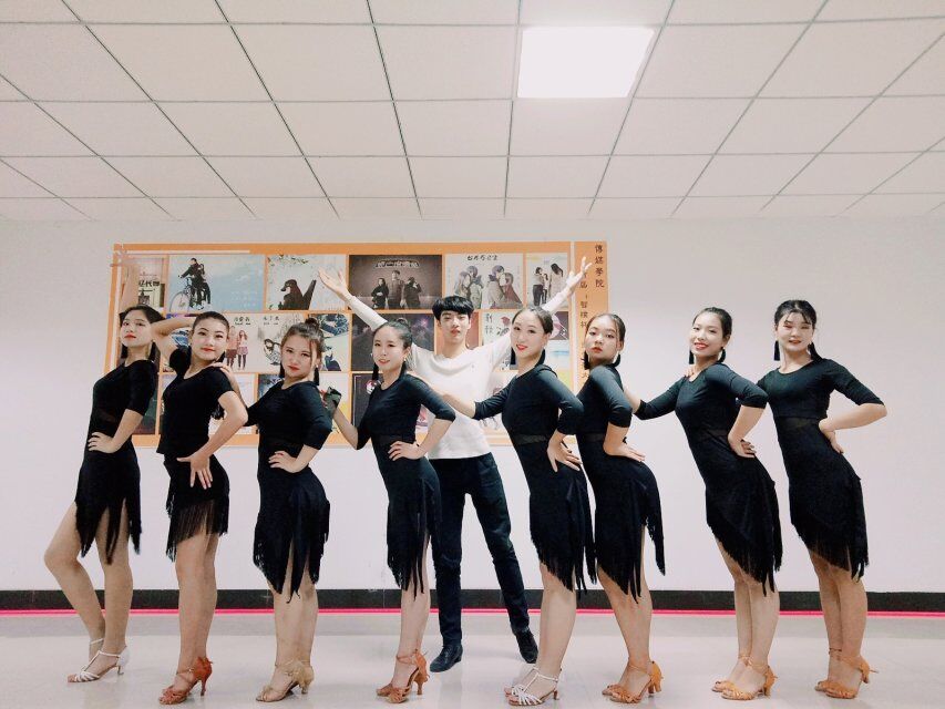 商师拉丁舞协会