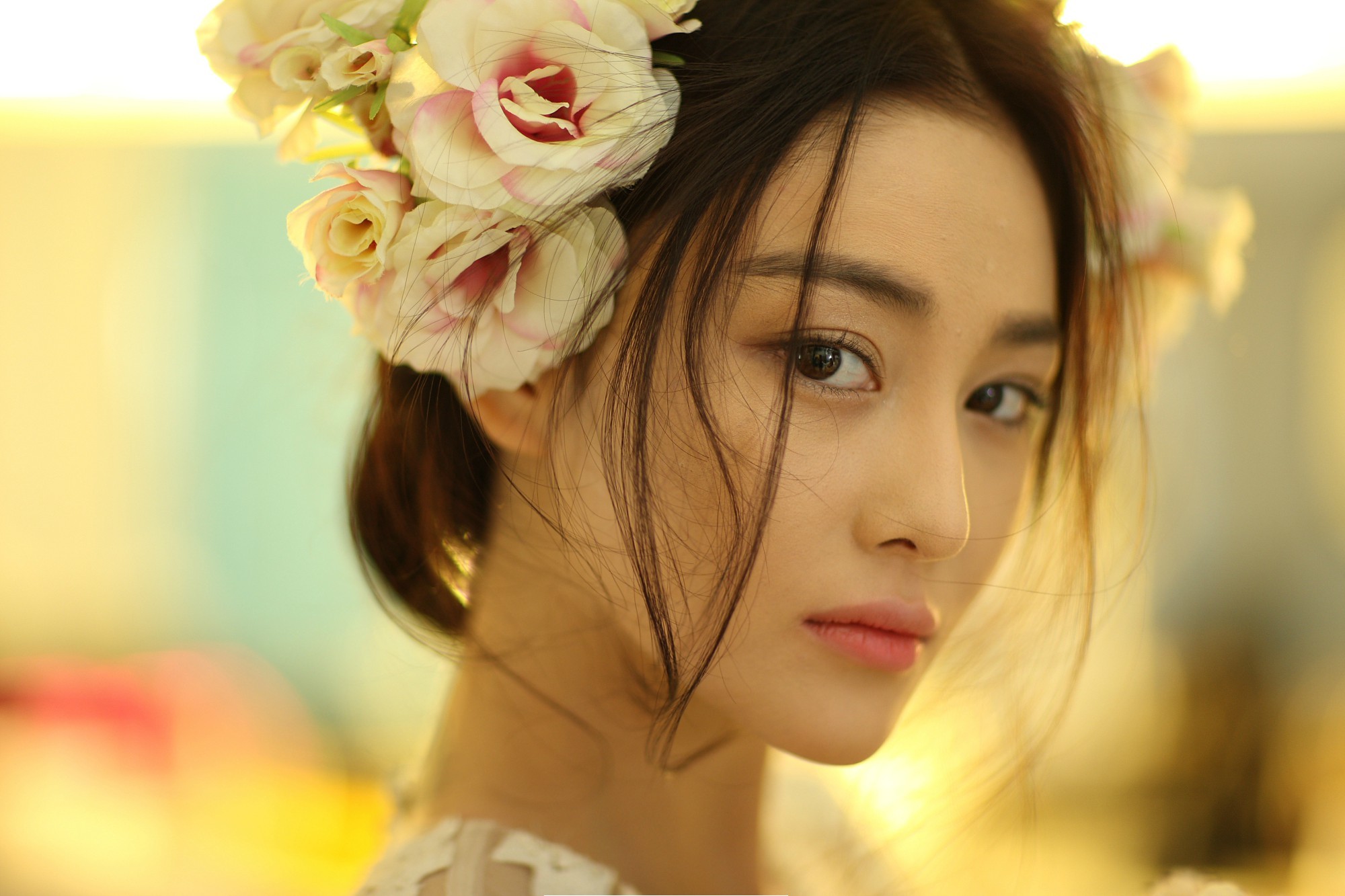 原名张燕,1987年3月28日出生于江苏省苏州市昆山市,中国内地女演员