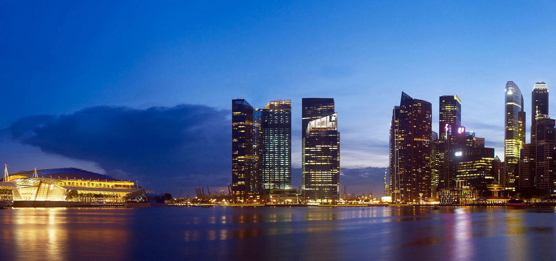  p>德光岛(pulau tekong)坐落于新加坡东北部的外海,其西面与 a href=