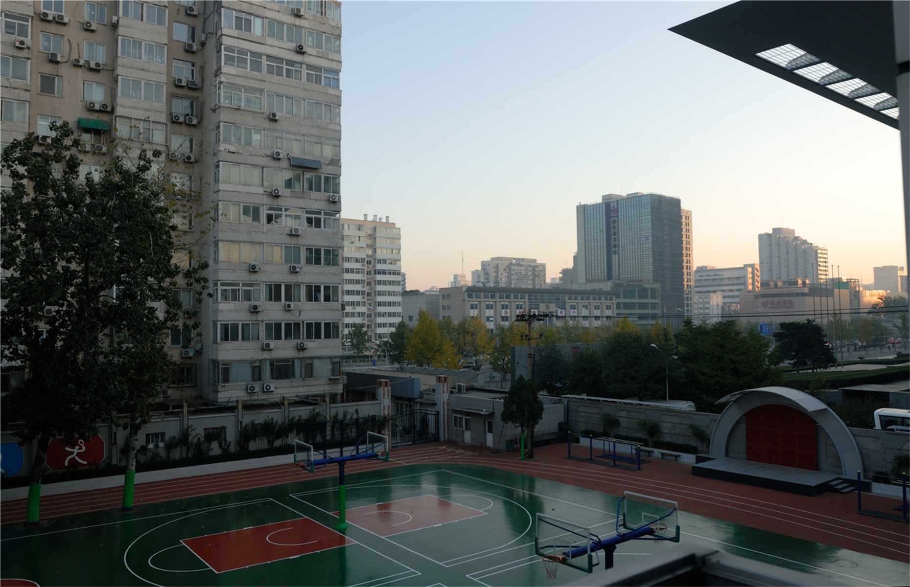  p>北京市第八中学,简称 a target="_blank" href="/item/北京八中