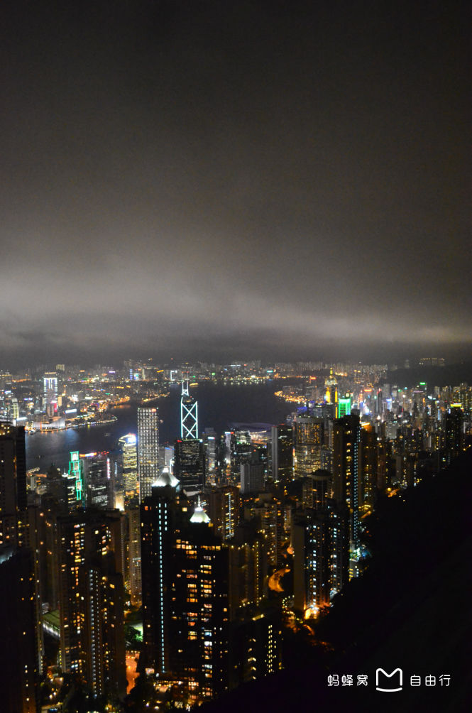  p>凌霄阁(the peak tower)是中国香港的一座特色建筑,位于 a href="