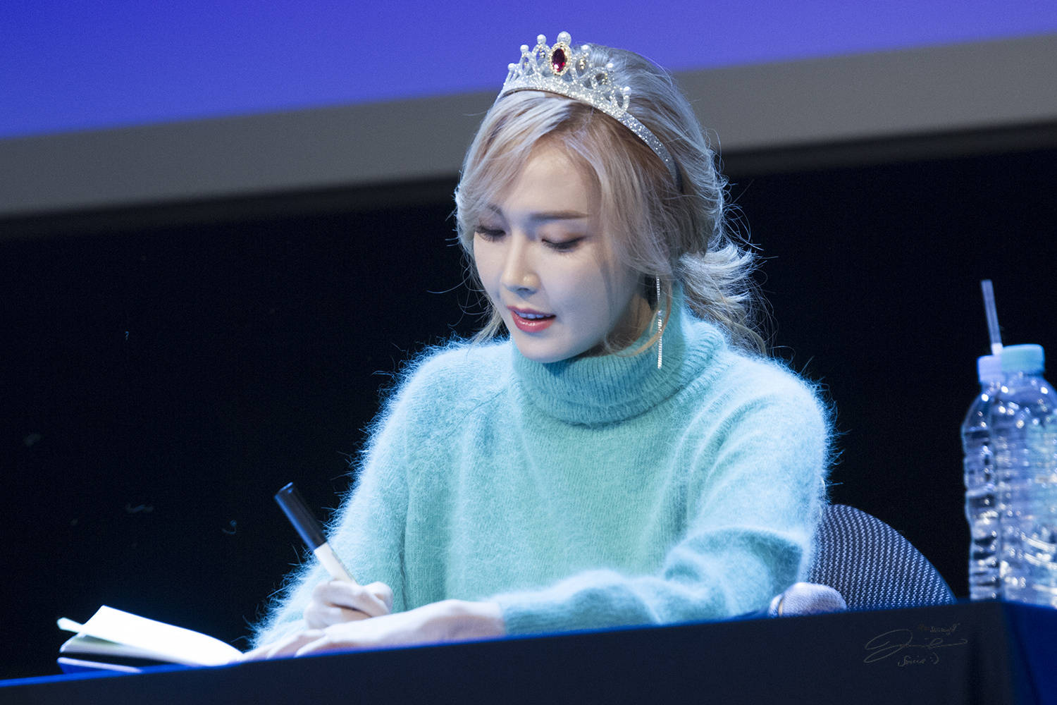  p>郑秀妍(jessica jung),1989年4月18日出生于美国加利福尼亚州