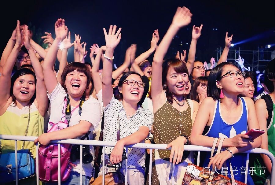  p>组合名称 /p> p>跨国电子音乐组合 panda monkey /p> p>组合成员 