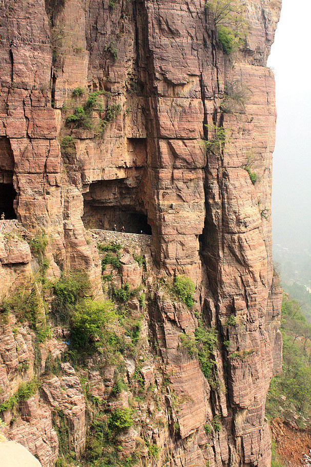太行山崖壁公路
