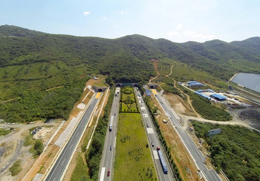 tunnel),位于中国安徽省巢湖市,是安徽省最长的公路隧道,也是合芜高速