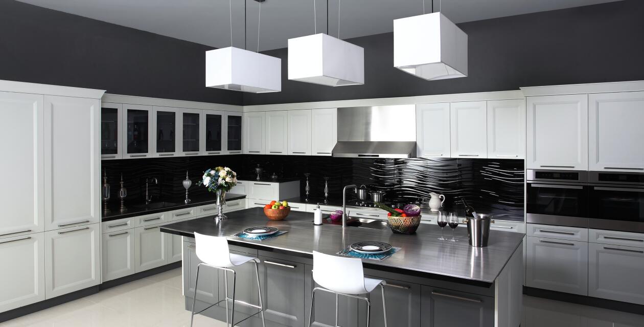  p>不锈钢橱柜,简单说就是用不锈钢为材料,制作的橱柜.     /p>