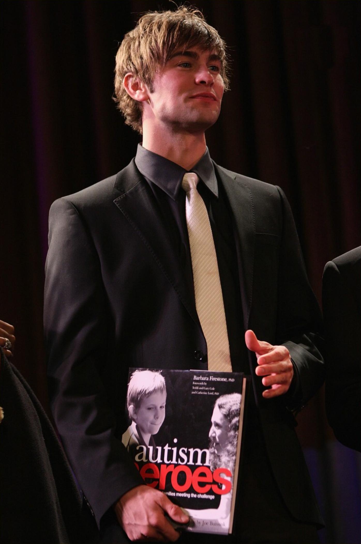  p data-id="gnwnktyrwc">切斯·克劳福 (chace crawford),1985年7月