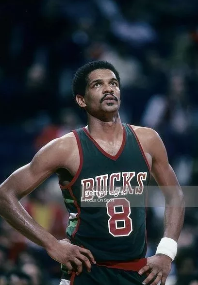  p>马奎斯·约翰逊(marques johnson),1956年2月8日出生于美国 a