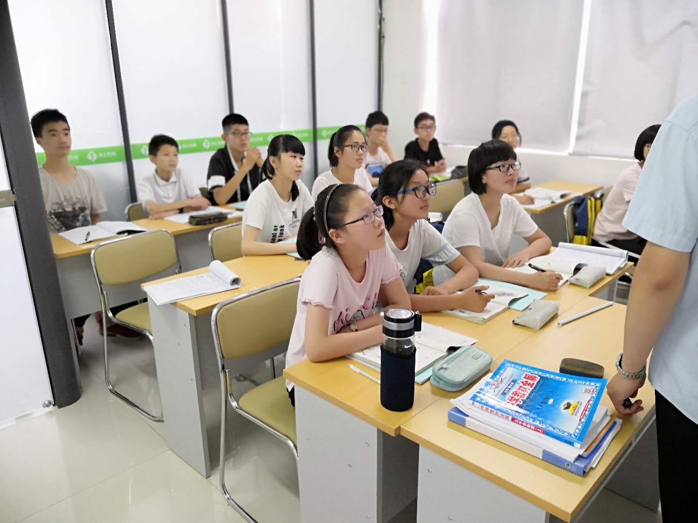 法定代表人李军,公司经营范围包括:中小学课程辅导培训(有效期以许可