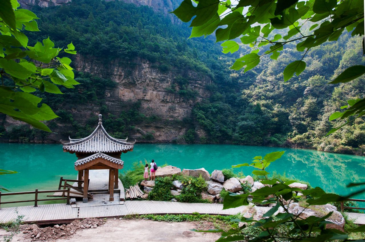data-lemmaid="24716">上党 /a>古城长治市区50公里,北与红色旅游胜地