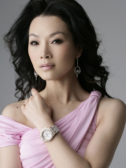  p>《抚仙湖恋歌》是2016年吕薇演唱歌曲,收录于《但愿人长久》专辑中