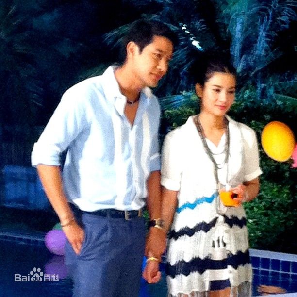  p>婉娜拉·宋提查(vill ),1989年4月10日出生于泰国曼谷,泰国女演员